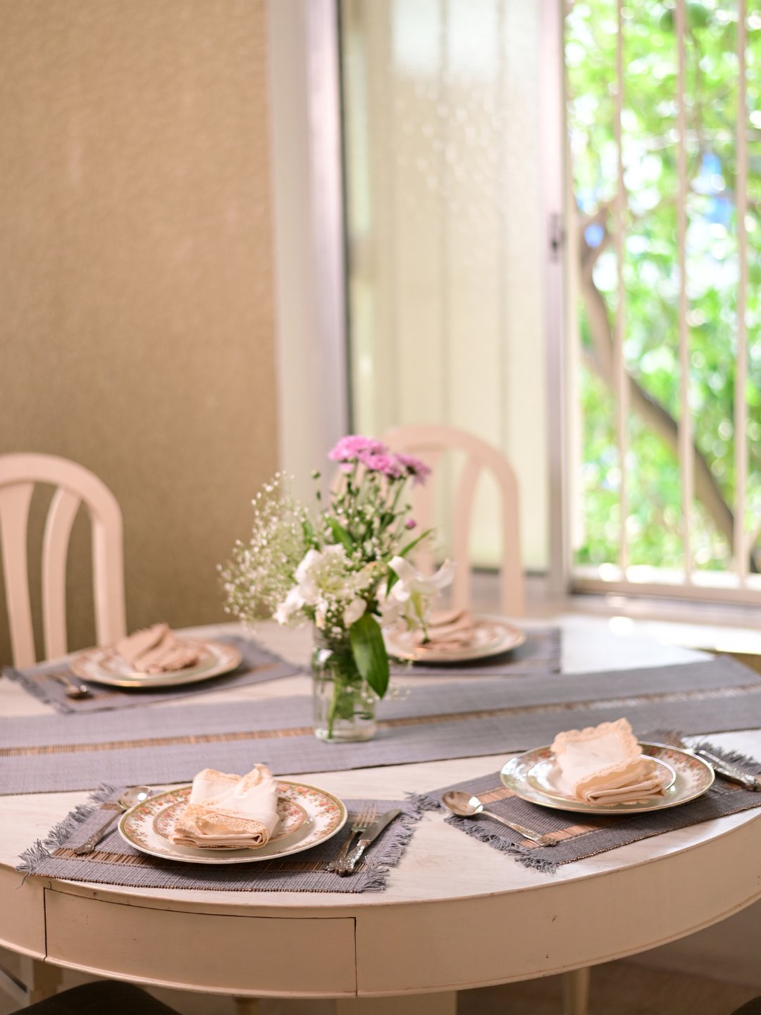 Handmade Madhurkatti Table Runner and Mat Combo - Grey - Kadam Haat