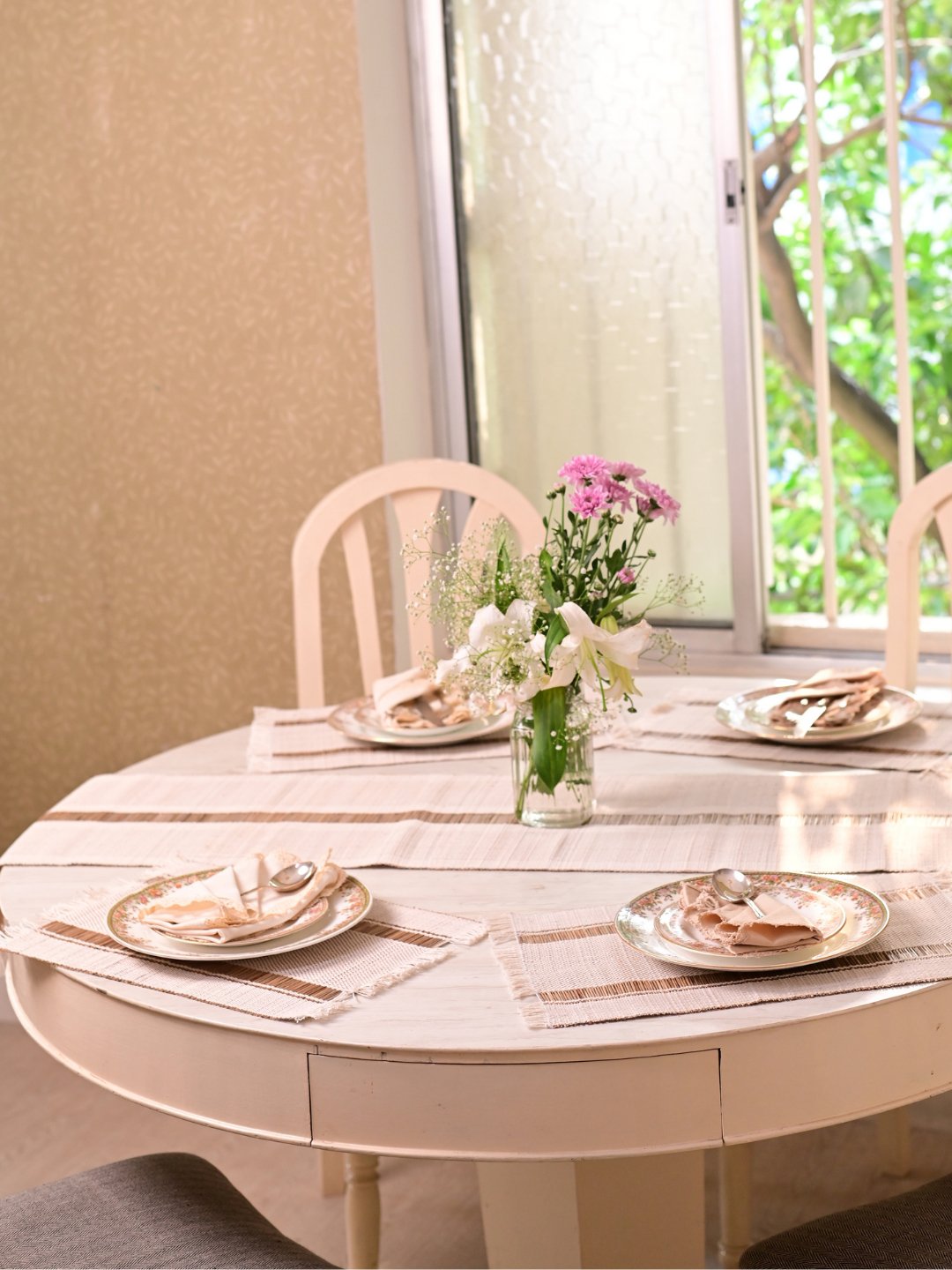 Handmade Madhurkatti Table Runner and Mat Combo - White - Kadam Haat
